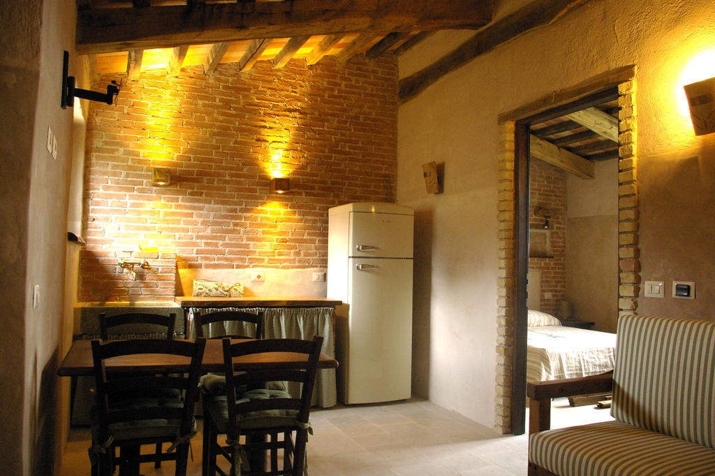 B&B Casale Di Poggioferro Скансано Номер фото